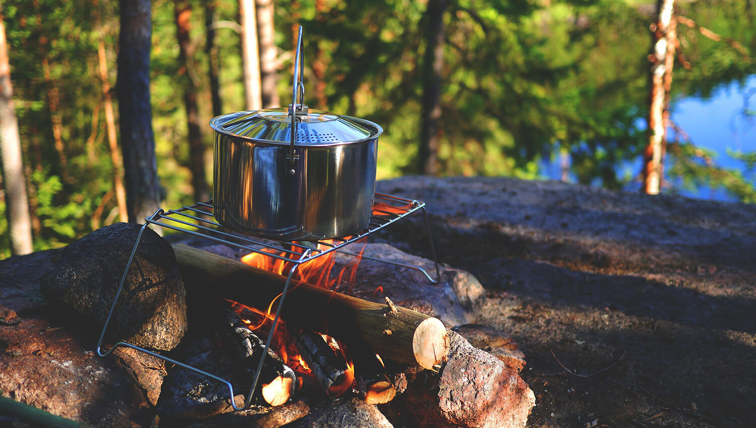 Auch die tägliche Ernährung bietet während des Campings abenteuerliche Aspekte