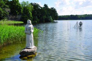 Nonnenstatue am Havel