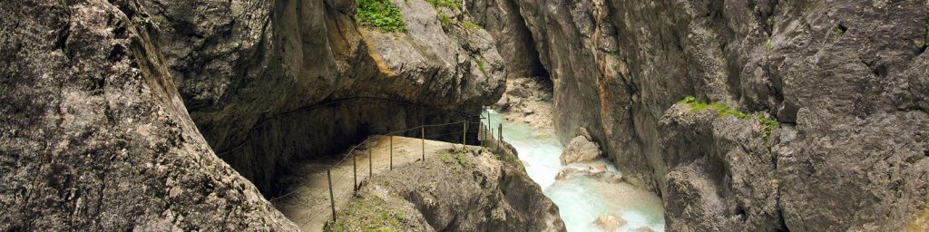 Wanderweg durch die Höllentalklamm