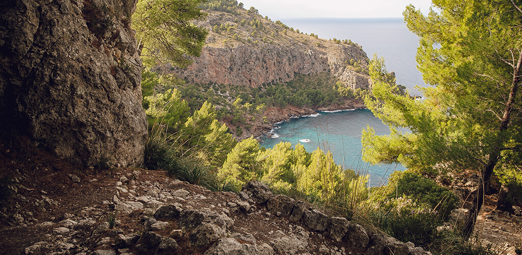 Schmugglerpfad Mallorca: Höhle mit Ausblick