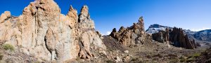 Wandern auf Teneriffa: Blick auf eine Bergkette